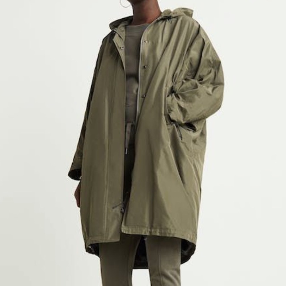 GSTQ Stadium Jacket Size XS/S Green Color NWT